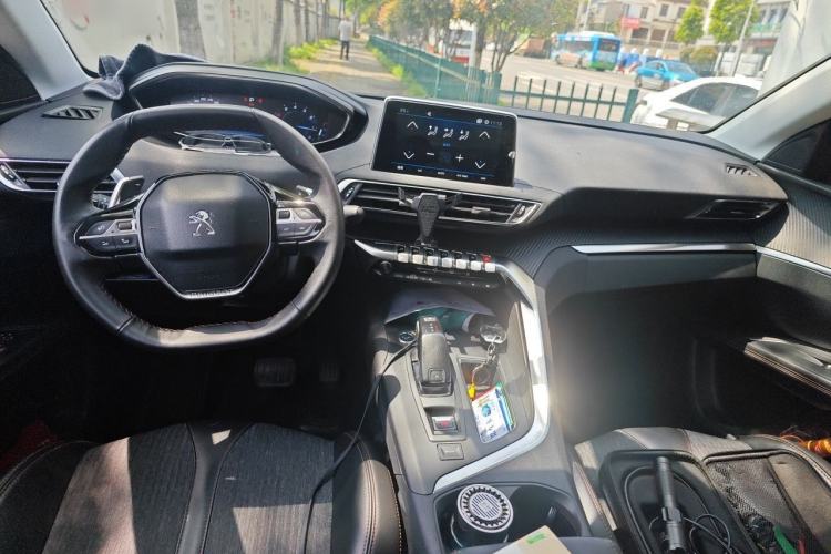 Used Peugeot 4008 2017 380THP Elite Edition Center Console