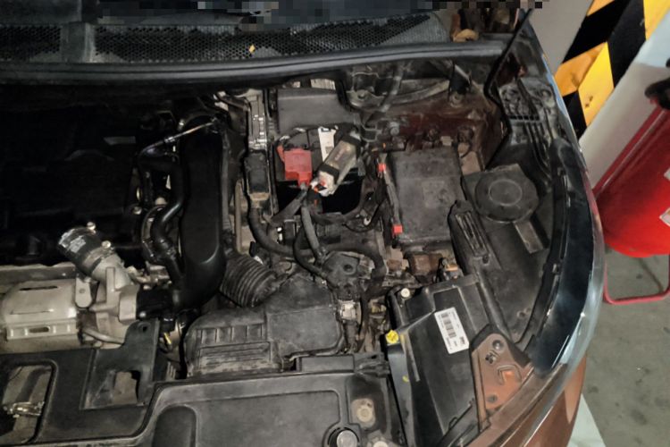 Used Peugeot 4008 2017 350THP Elite Edition Engine Bay Left