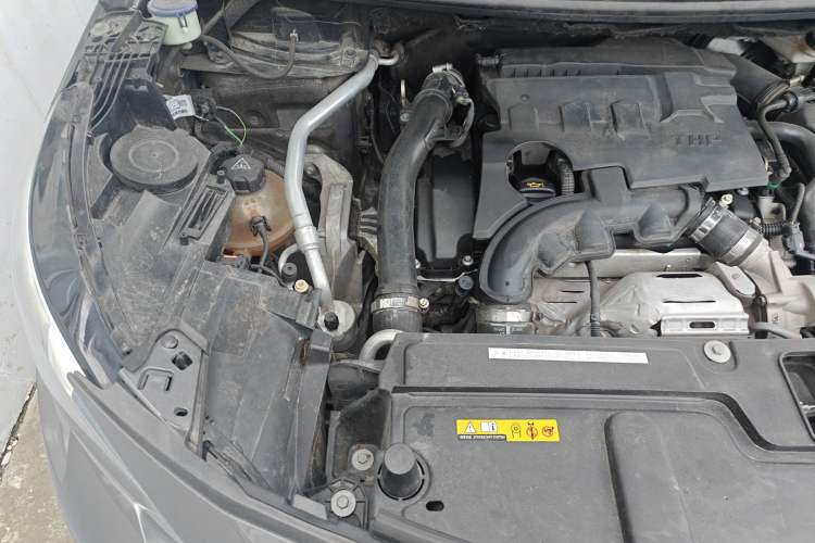 Used Peugeot 4008 2017 350THP Elite Edition Engine Bay Right