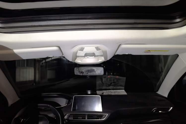 Used Peugeot 4008 2017 350THP Elite Edition Headliner