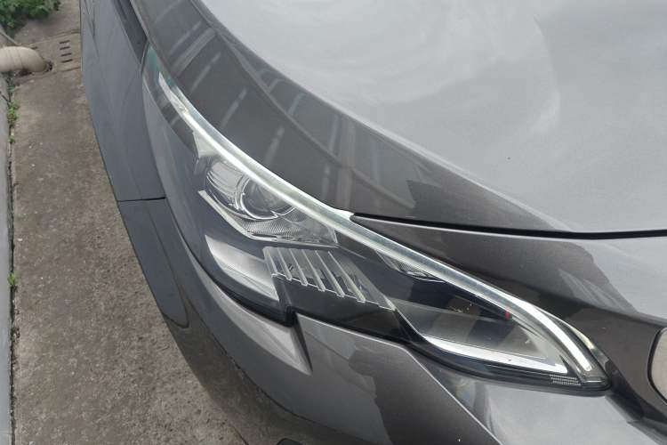 Used Peugeot 4008 2017 350THP Elite Edition Right Front Headlight