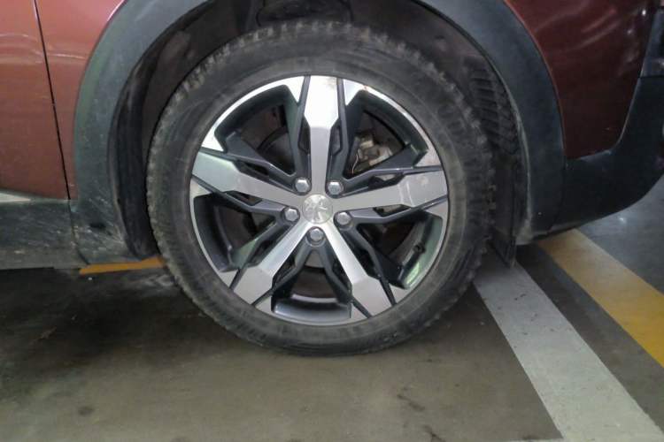 Used Peugeot 4008 2017 350THP Elite Edition Right Front Wheel Hub