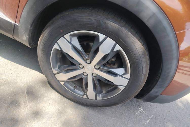 Used Peugeot 4008 2017 350THP Elite Edition Right Front Wheel Hub
