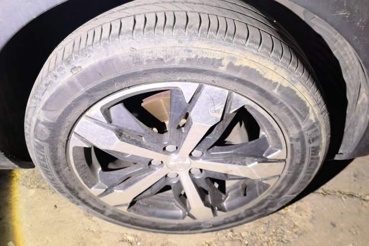 Used Peugeot 4008 2017 350THP Elite Edition Right Front Wheel Hub