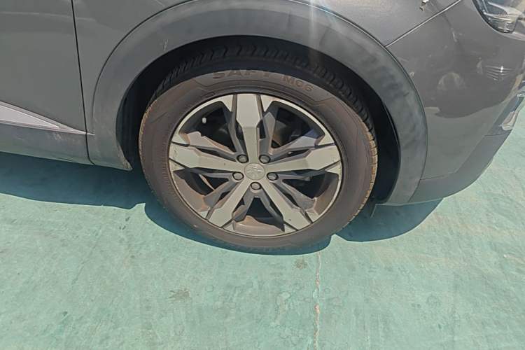 Used Peugeot 4008 2017 350THP Luxury Edition Right Front Wheel Hub