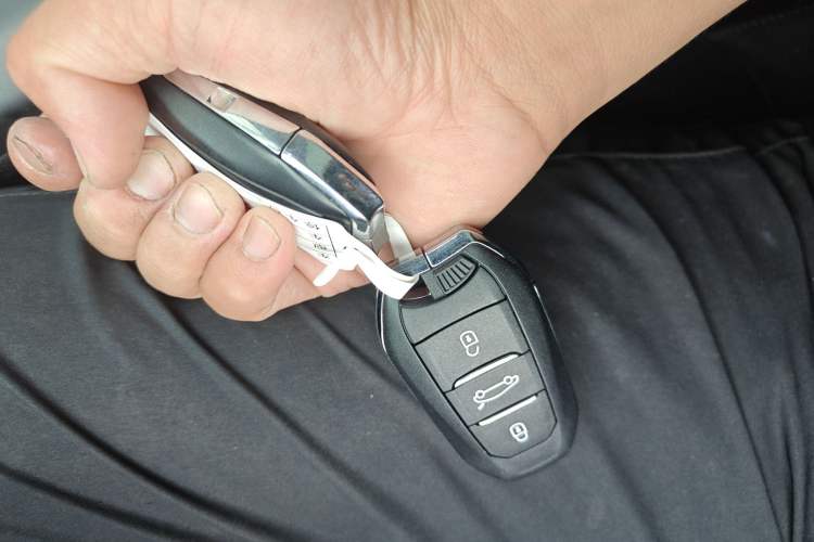 Used Peugeot 4008 2017 350THP Elite Edition Vehicle Key