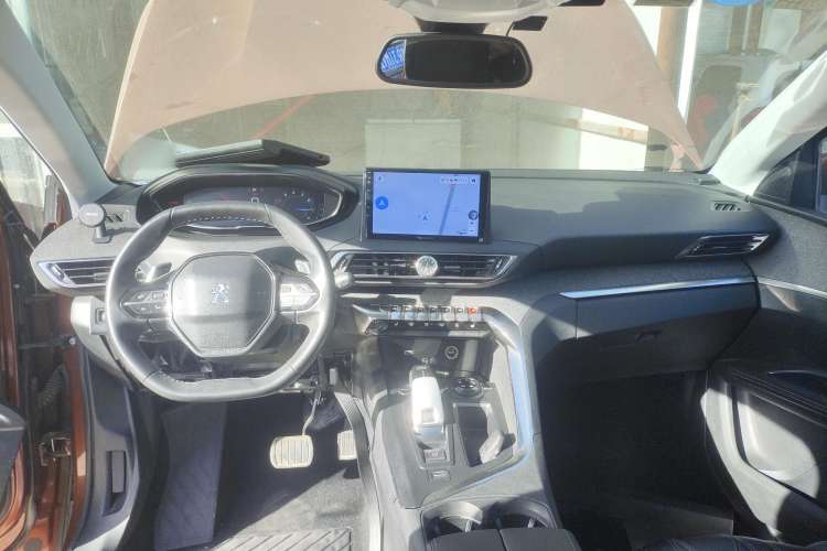 Used Peugeot 4008 2017 350THP Luxury Edition Center Console
