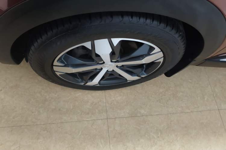 Used Peugeot 4008 2017 350THP Elite Edition Left Front Wheel Hub