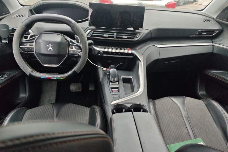 Used Peugeot 4008 2017 380THP Elite Edition Center Console