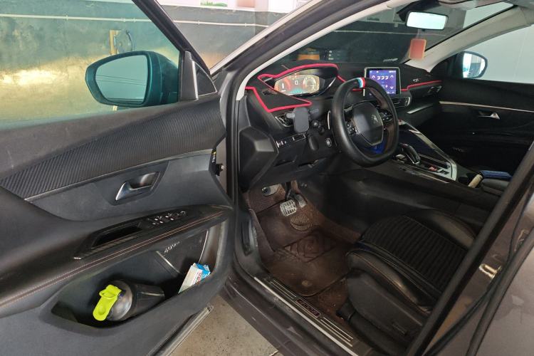 Used Peugeot 4008 2017 350THP Elite Edition Driver Seat