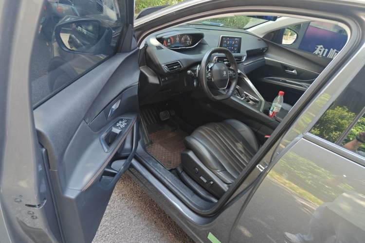 Used Peugeot 4008 2017 350THP Elite Edition Driver Seat