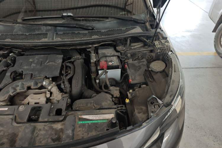 Used Peugeot 4008 2017 350THP Elite Edition Engine Bay Left