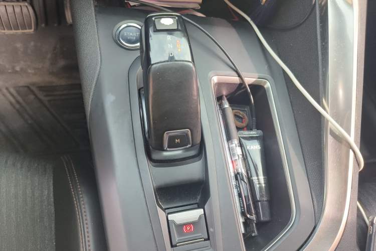 Used Peugeot 4008 2017 350THP Elite Edition Gear Lever