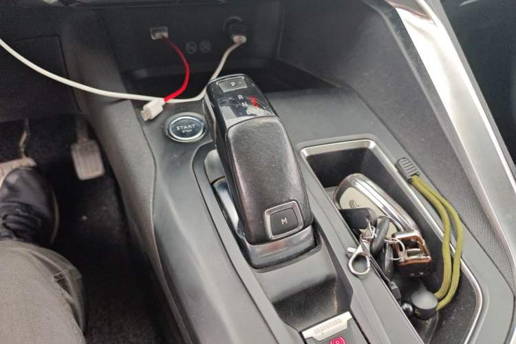 Used Peugeot 4008 2017 380THP Elite Edition Gear Lever