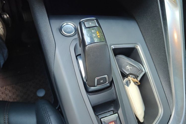 Used Peugeot 4008 2017 350THP Elite Edition Gear Lever