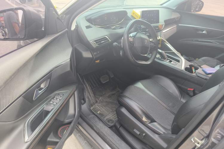 Used Peugeot 4008 2017 350THP Elite Edition Interior 3
