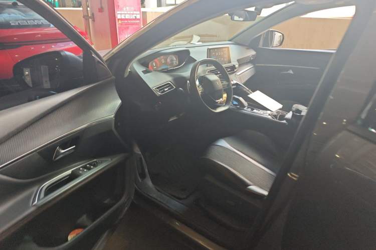 Used Peugeot 4008 2017 350THP Elite Edition Interior 3