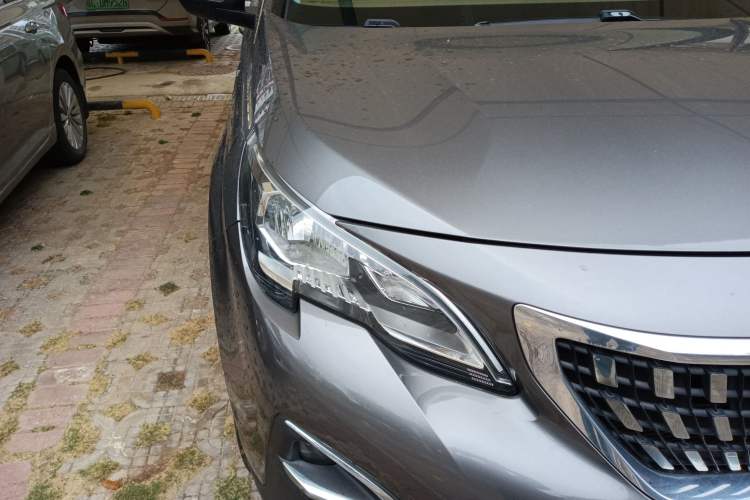 Used Peugeot 4008 2017 380THP Luxury Edition Right Front Headlight