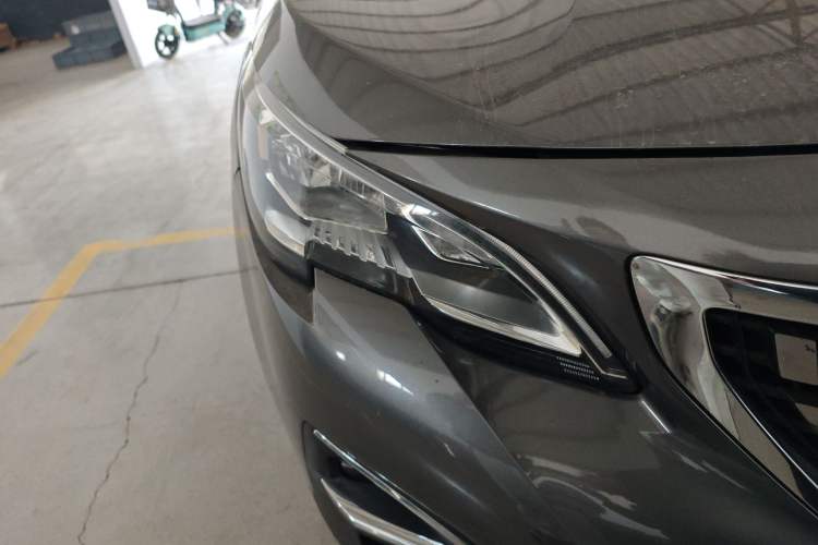 Used Peugeot 4008 2017 350THP Elite Edition Right Front Headlight
