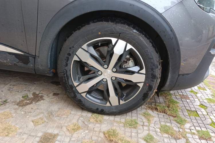 Used Peugeot 4008 2017 380THP Luxury Edition Right Front Wheel Hub