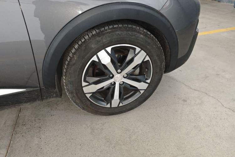 Used Peugeot 4008 2017 350THP Elite Edition Right Front Wheel Hub