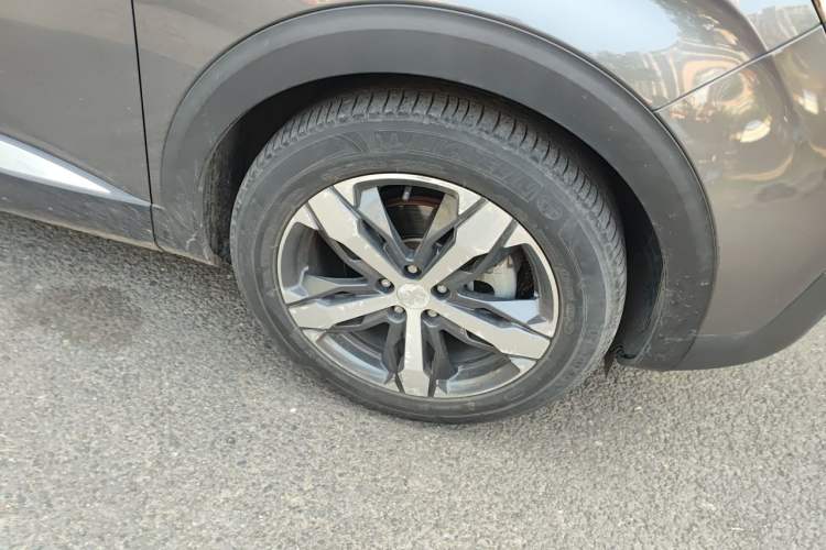 Used Peugeot 4008 2017 350THP Elite Edition Right Front Wheel Hub