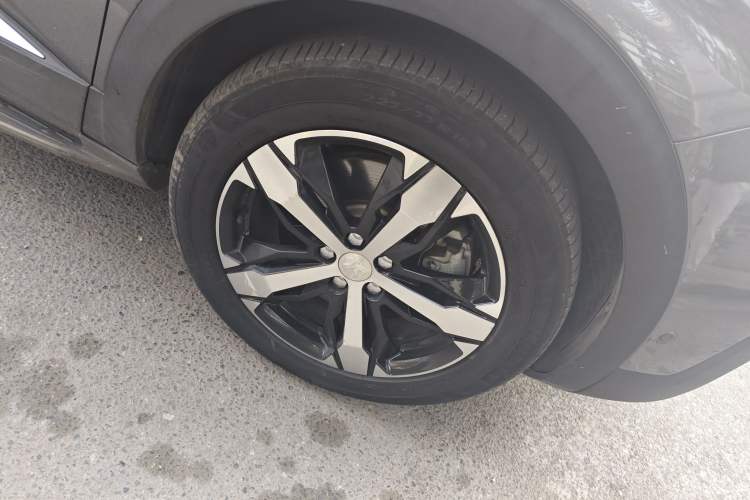 Used Peugeot 4008 2017 380THP Luxury Edition Right Front Wheel Hub