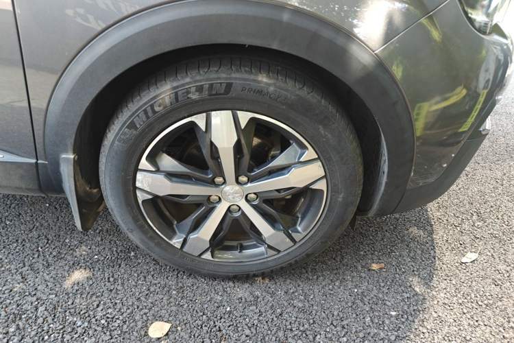 Used Peugeot 4008 2017 350THP Elite Edition Right Front Wheel Hub