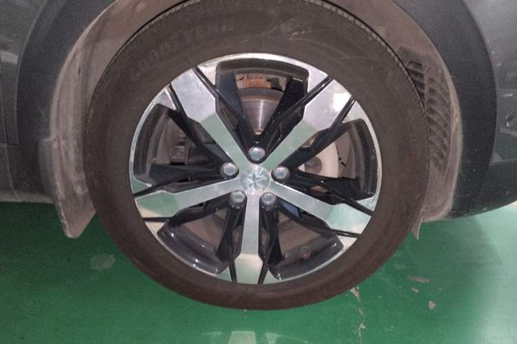 Used Peugeot 4008 2017 350THP Luxury Edition Right Front Wheel Hub
