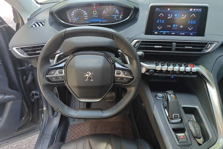 Used Peugeot 4008 2017 350THP Elite Edition Steering Wheel