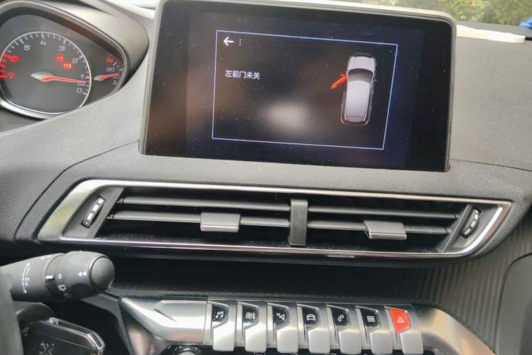Used Peugeot 4008 2017 350THP Comfort Edition Audio And AC Panel