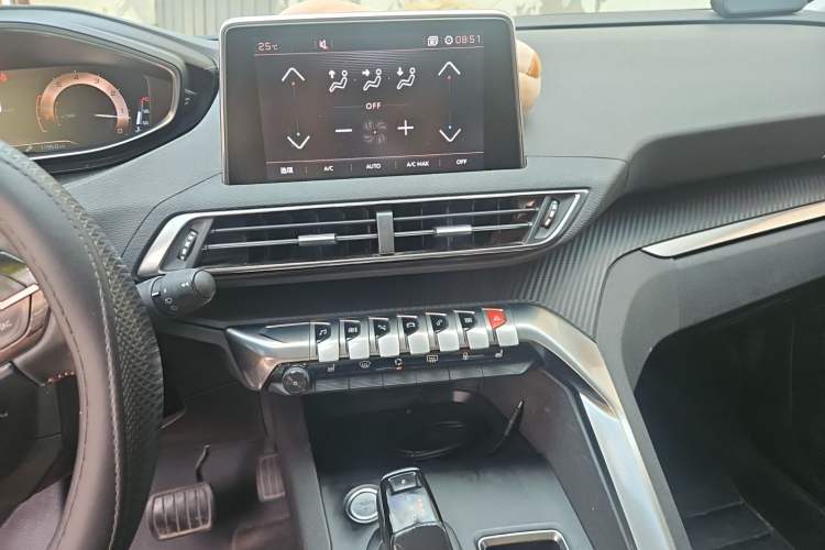 Used Peugeot 4008 2017 350THP Luxury Edition Audio And AC Panel