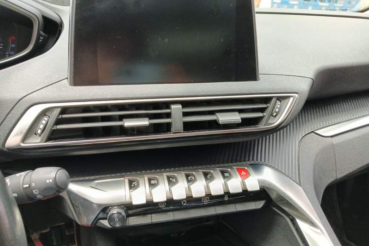 Used Peugeot 4008 2017 350THP Elite Edition Audio And AC Panel