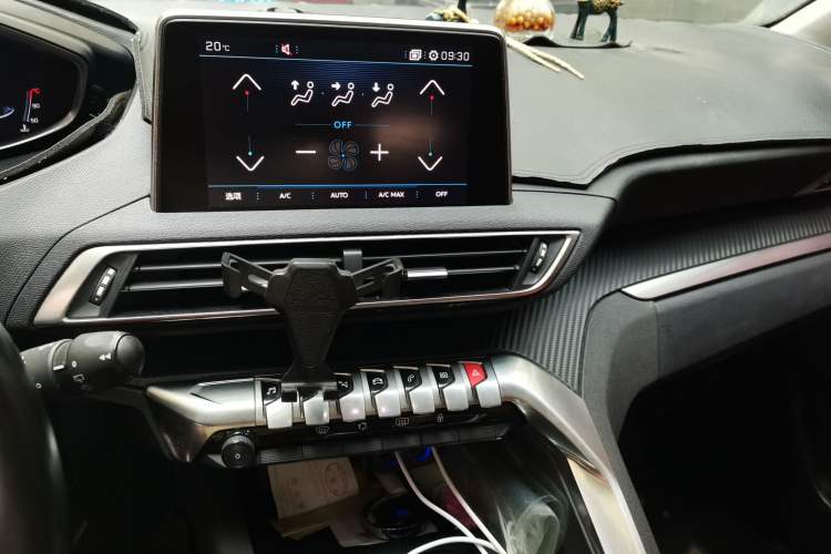 Used Peugeot 4008 2017 350THP Elite Edition Audio And AC Panel