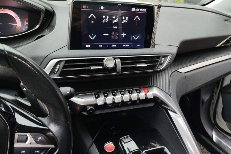 Used Peugeot 4008 2017 350THP Elite Edition Audio And AC Panel