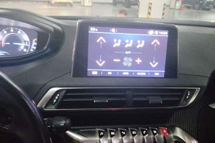 Used Peugeot 4008 2017 350THP Elite Edition Audio And AC Panel