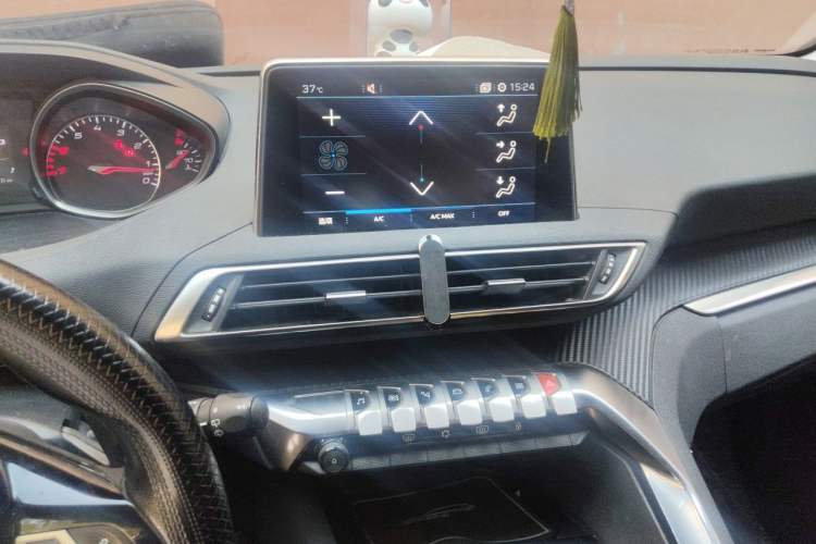 Used Peugeot 4008 2017 350THP Comfort Edition Audio And AC Panel