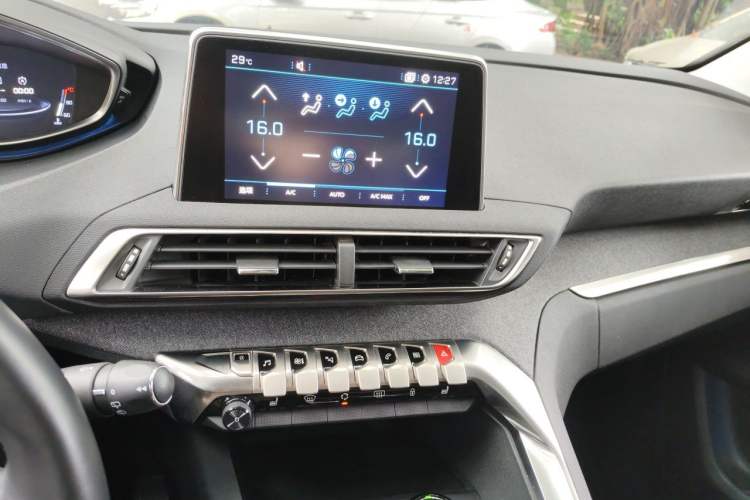 Used Peugeot 4008 2017 350THP Luxury Edition Audio And AC Panel