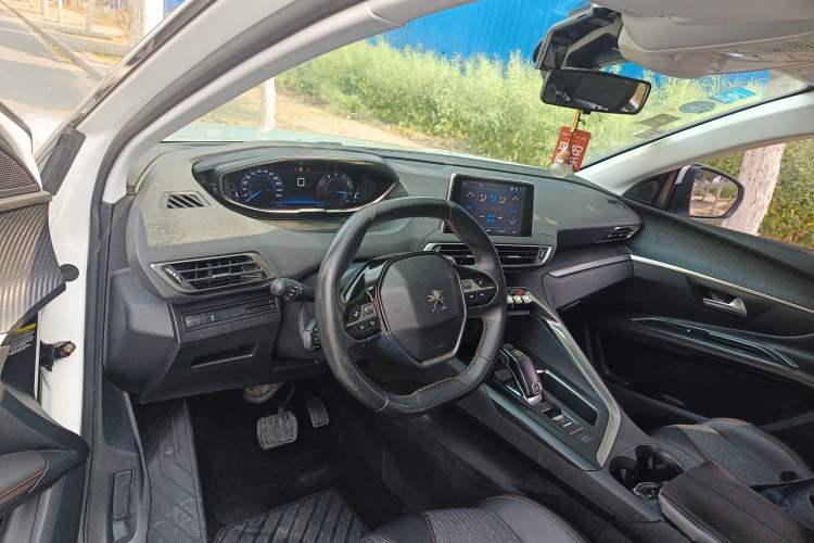 Used Peugeot 4008 2017 350THP Elite Edition Center Console