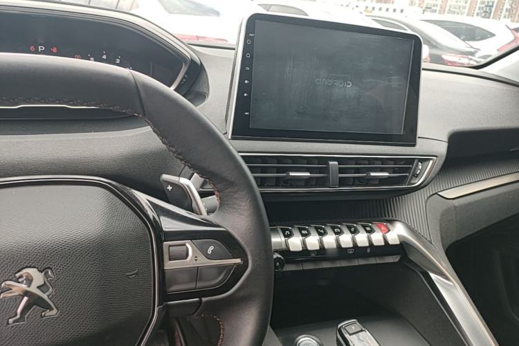 Used Peugeot 4008 2017 350THP Elite Edition Center Console