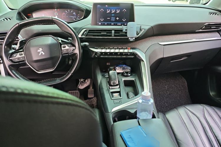Used Peugeot 4008 2017 350THP Luxury Edition Center Console