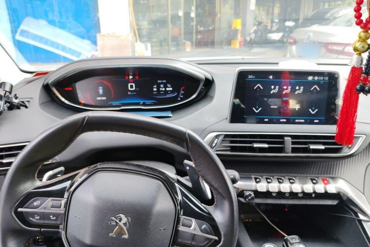 Used Peugeot 4008 2017 350THP Elite Edition Center Console