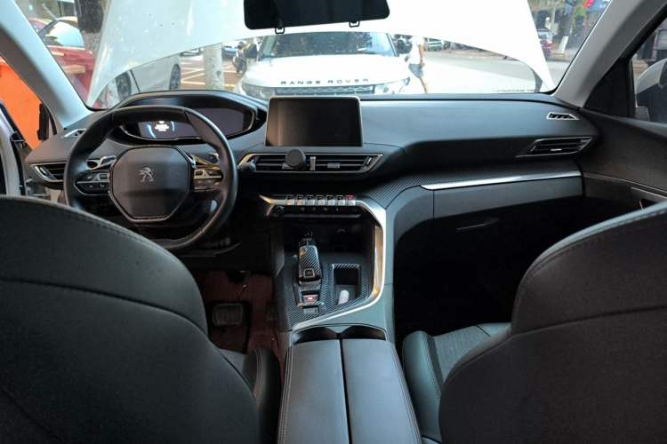Used Peugeot 4008 2017 350THP Elite Edition Center Console