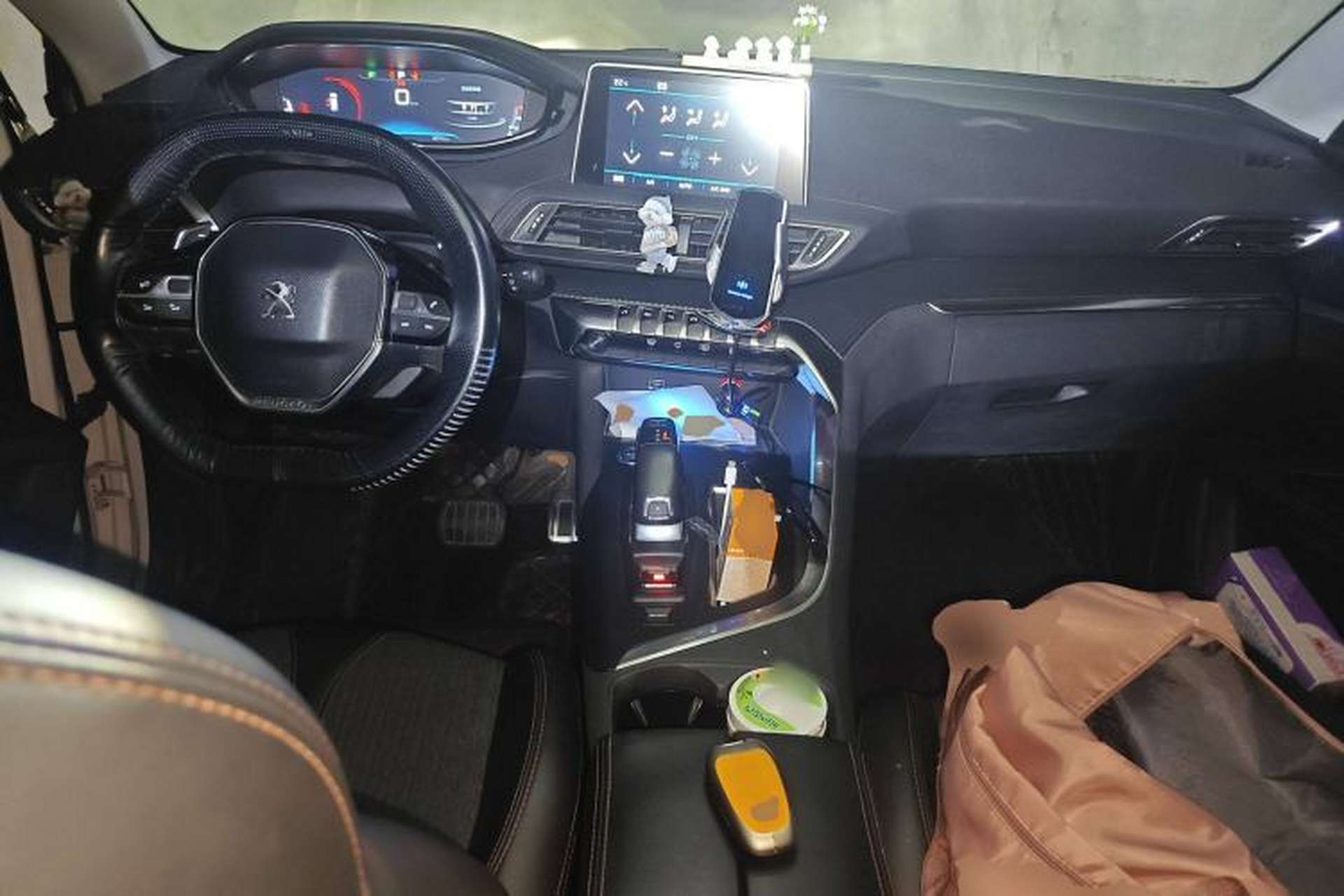 Used Peugeot 4008 2017 350THP Elite Edition Center Console