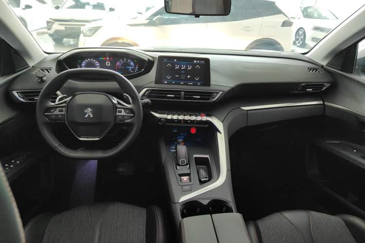 Used Peugeot 4008 2017 350THP Elite Edition Center Console