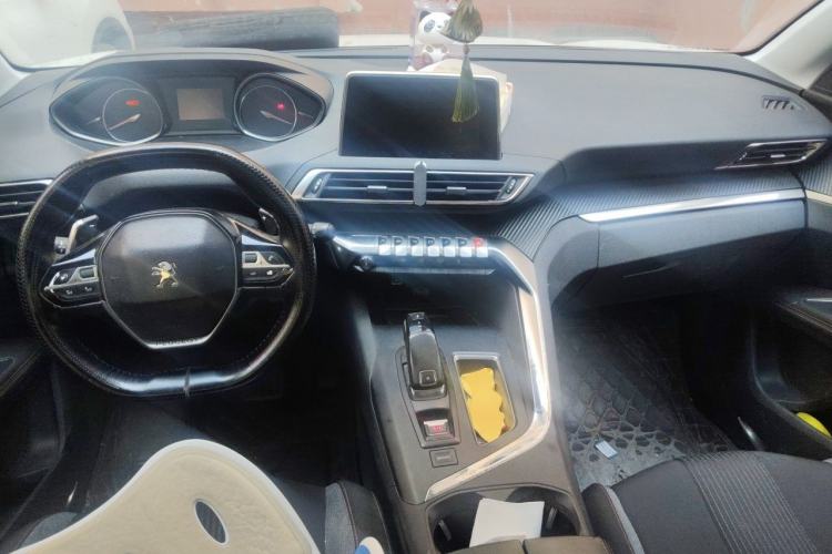 Used Peugeot 4008 2017 350THP Comfort Edition Center Console