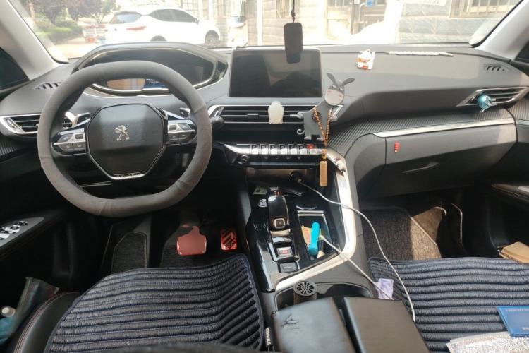 Used Peugeot 4008 2017 350THP Elite Edition Center Console