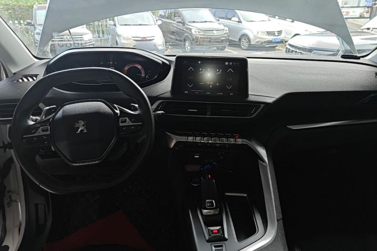 Used Peugeot 4008 2017 350THP Elite Edition Center Console