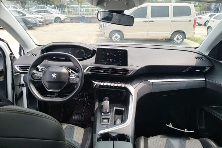 Used Peugeot 4008 2017 350THP Elite Edition Center Console