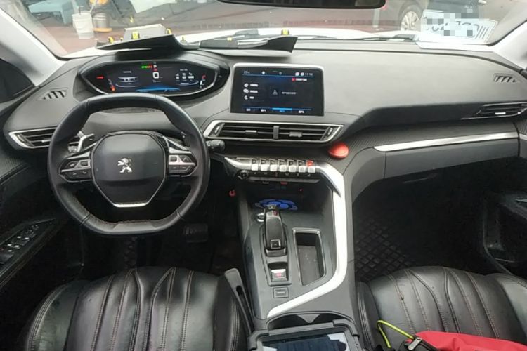 Used Peugeot 4008 2017 350THP Elite Edition Center Console